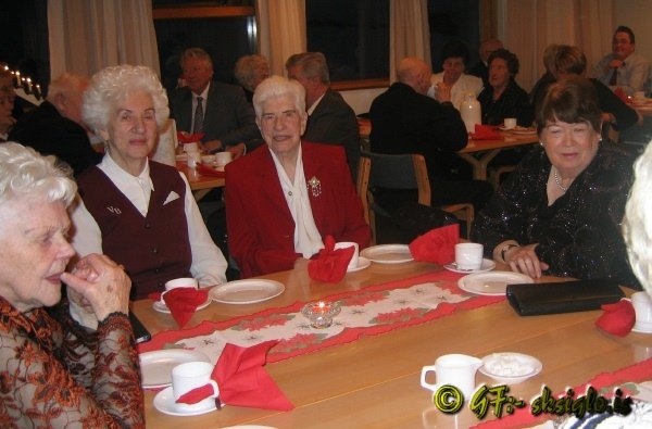 2005-12-10-G-010 (2)